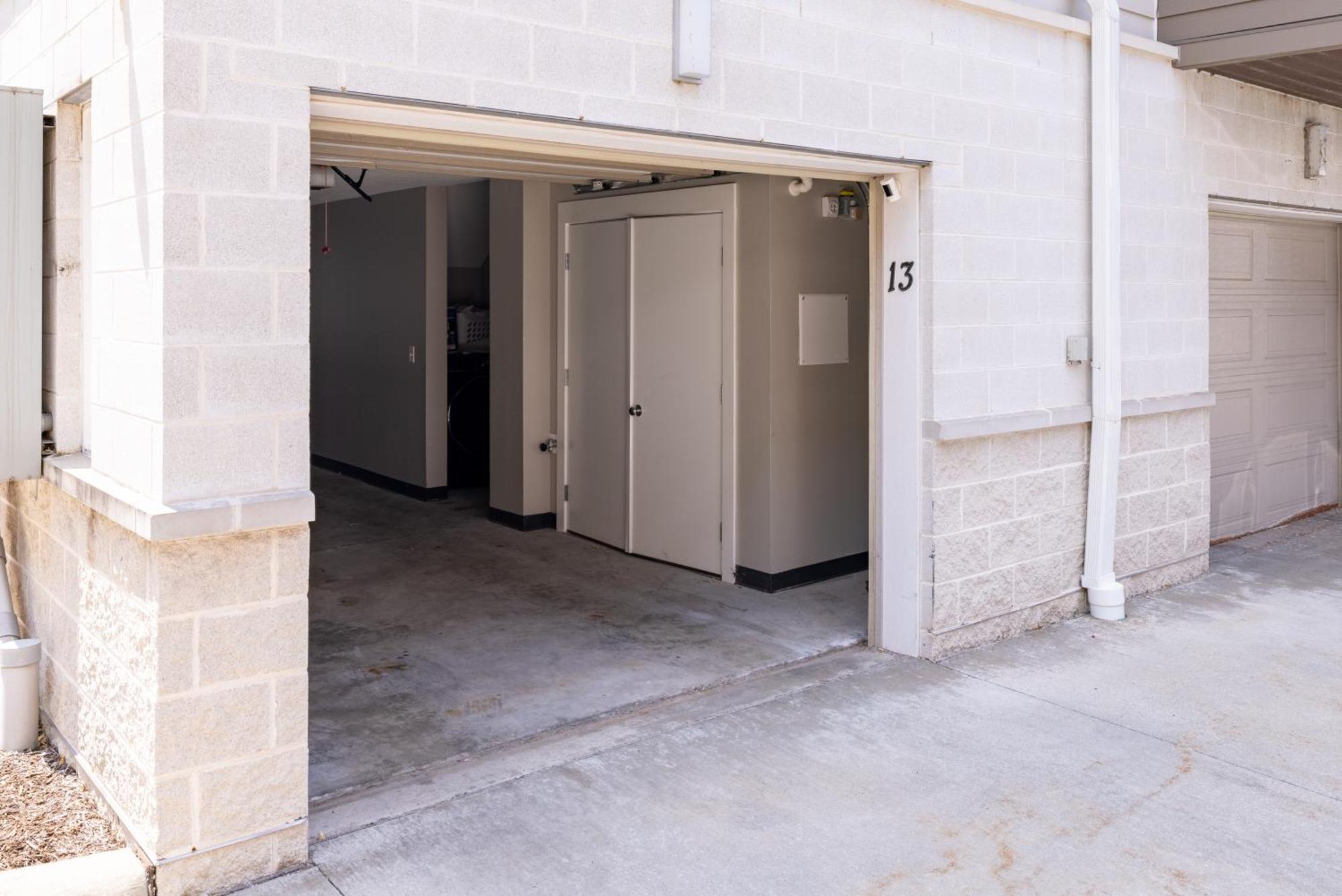Luxury Downtown Townhome Unit 13 Cleveland Exterior photo